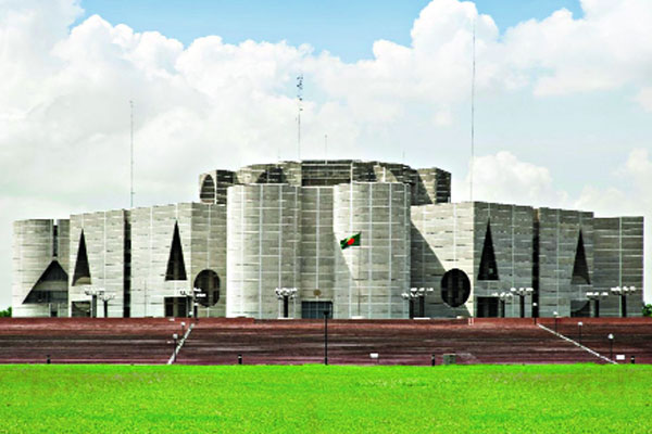 টানটান উত্তেজনায় অপেক্ষা