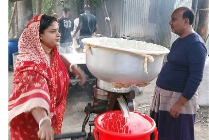 ঐতিহ্য ধরে রেখেছে মানিকগঞ্জের ঘোষ পরিবার 