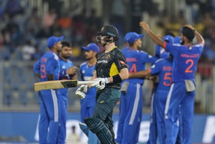 অস্ট্রেলিয়াকে ফের হারাল ভারত