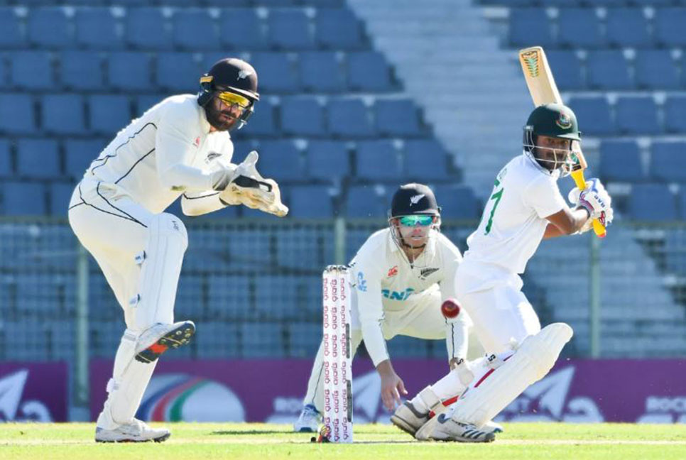 শান্তকে হারানোর আক্ষেপ নিয়ে মধ্যাহ্নভোজে বাংলাদেশ