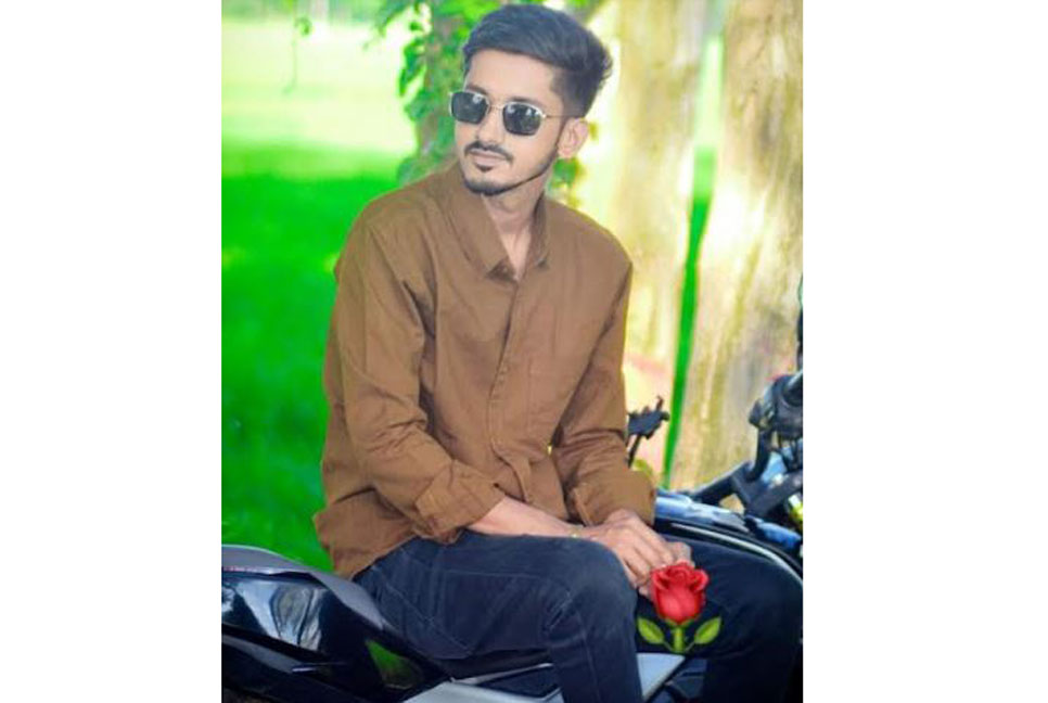 সড়ক দুর্ঘটনায় 
মোটরসাইকেল চালক নিহত