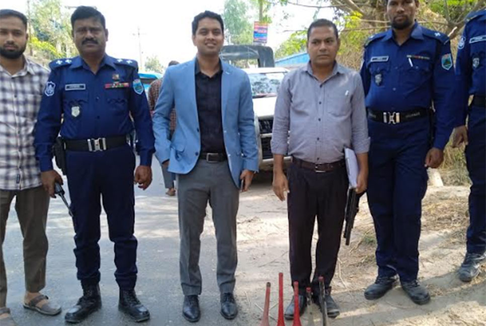 জয়পুরহাটে হাইড্রোলিক হর্ন ব্যবহার করায় জরিমানা