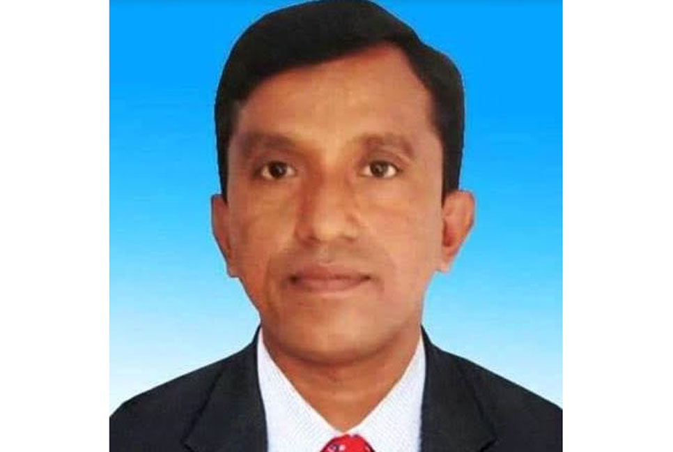 ছাত্রী নিয়ে উধাও শিক্ষক!