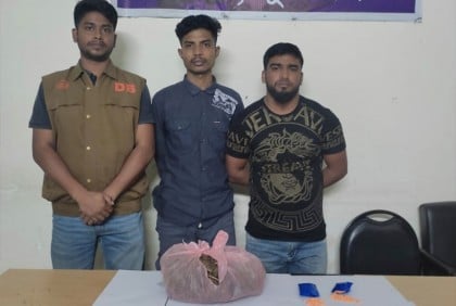 মুন্সীগঞ্জে ইয়াবা-গাঁজাসহ দুই মাদক ব্যবসায়ী আটক 