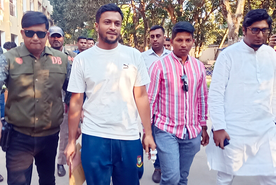 নির্বাচনী আচরণবিধি লঙ্ঘন, শোকজের জবাব দিলেন সাকিব