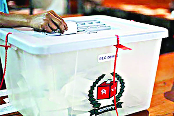 কেউ কাউকে দেবে না ছাড়