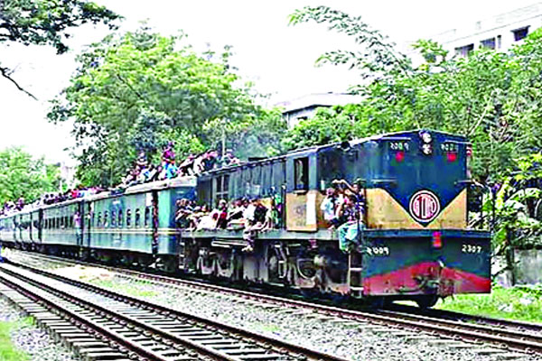 এবার পদ্মা পাড়ি দেবে লোকাল ট্রেন