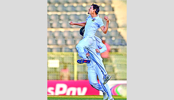 তাইজুলের ঘূর্ণিতে দিশাহারা নিউজিল্যান্ড