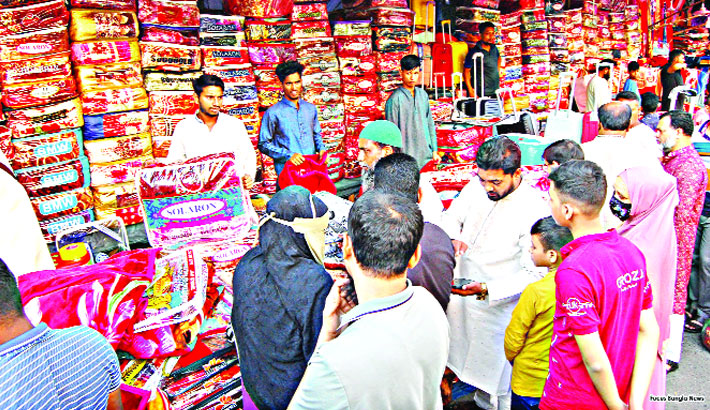 কম্বলের দোকানে ভিড়