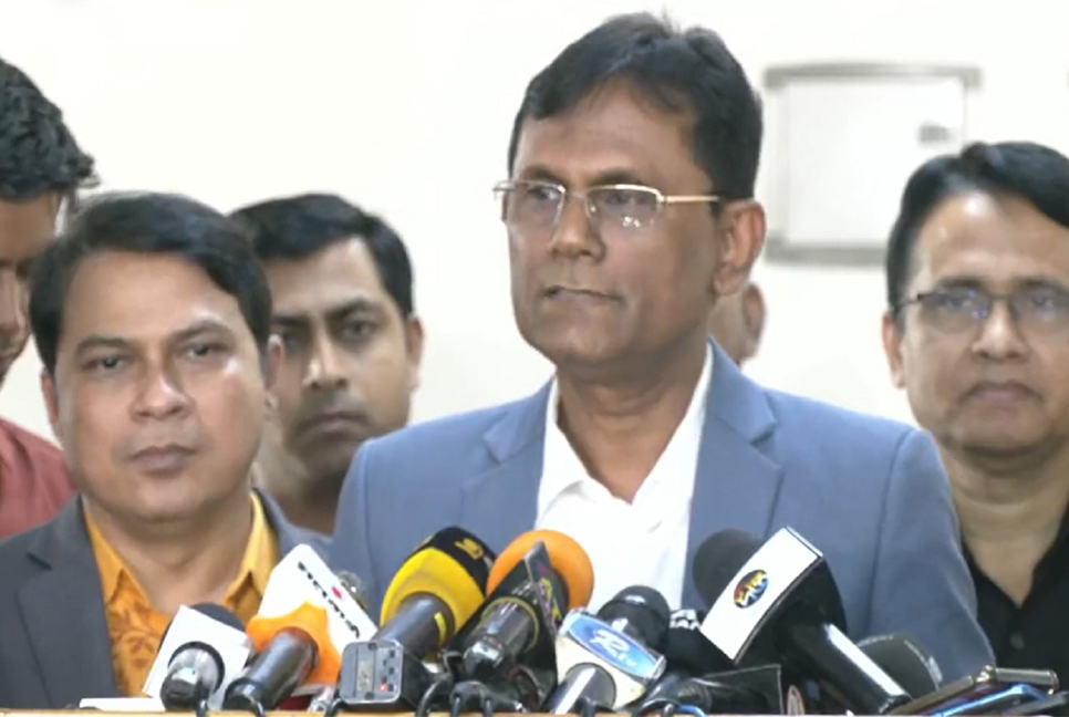 মাঠ পর্যায়ের তথ্যর ভিত্তিতে ইউএনও-ওসিদের বদলি : ইসি

