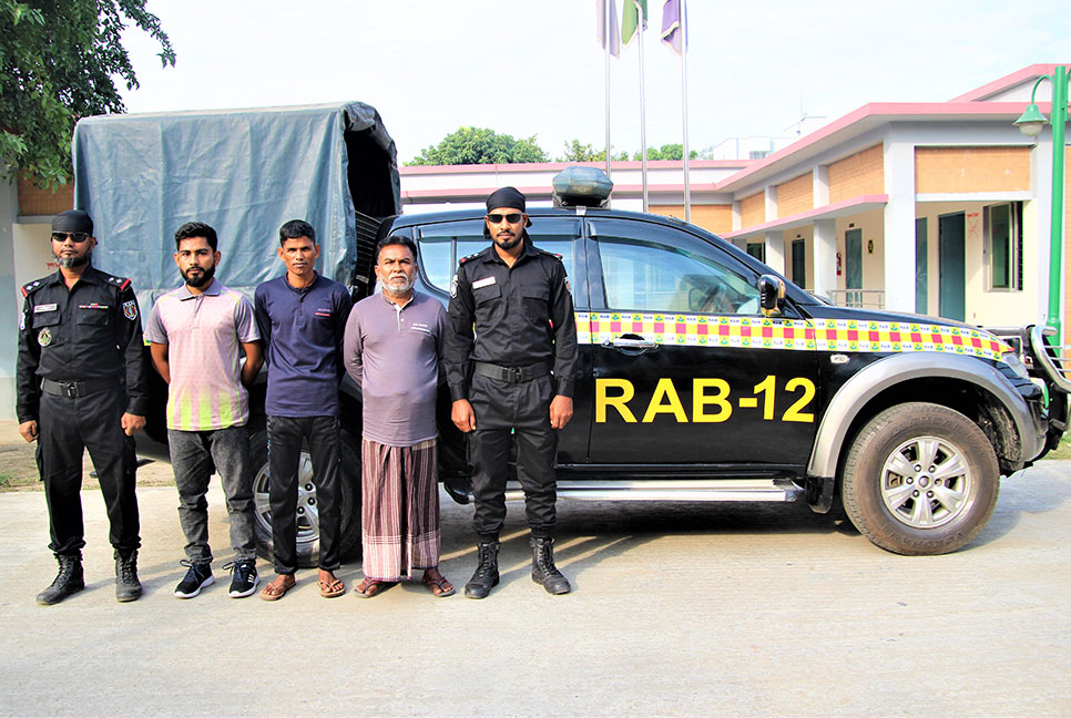 সিরাজগঞ্জে হত্যা মামলার তিন আসামি গ্রেফতার

