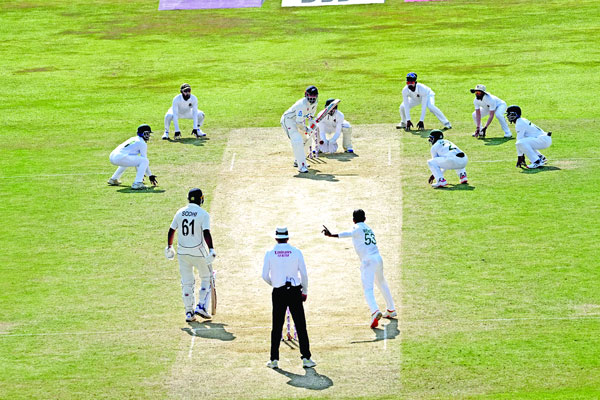 সবুজ সিংহাসনে সম্রাট তাইজুল