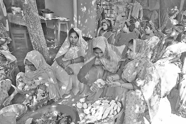 চাঁপাইনবাবগঞ্জে বর্ণিল নবান্ন উৎসব