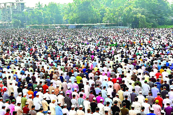 দীপু চৌধুরীর লাশ দেখতে মানুষের ঢল