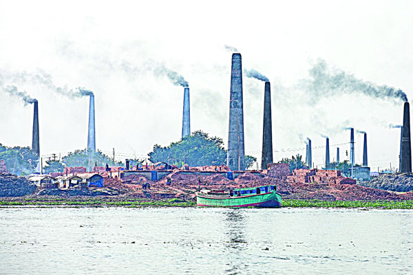 ইটভাটার দূষণে বিপন্ন পরিবেশ