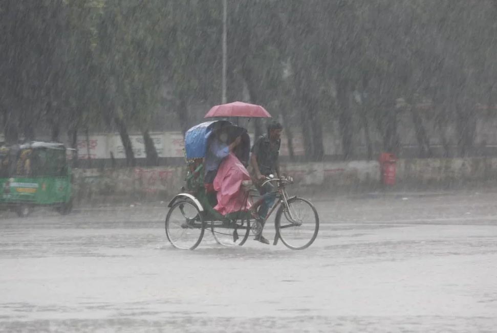 ঢাকাসহ ১৭ অঞ্চলে বৃষ্টির আভাস