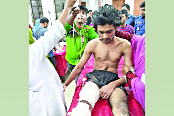 মেয়ের সঙ্গে প্রেম পায়ের রগ কর্তন