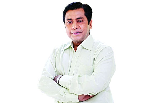 অনেকে ভাইরাল হতেই এসেছে