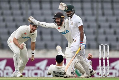 তৃতীয় দিনের খেলা শেষে ৩০ রানের লিড পেল বাংলাদেশ

