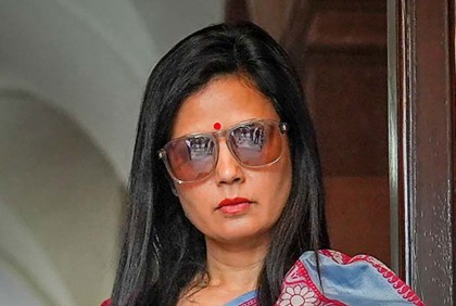 সংসদ সদস্য পদ থেকে তৃণমূলের নেত্রী মহুয়া বরখাস্ত