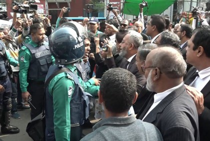 বরিশালে বিএনপির মানববন্ধনে পুলিশের বাধা

