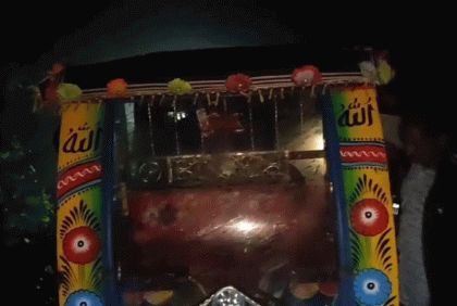 সড়কের পাশে উল্টে ছিল অটোরিকশা, মিললো চালকের মরদেহ