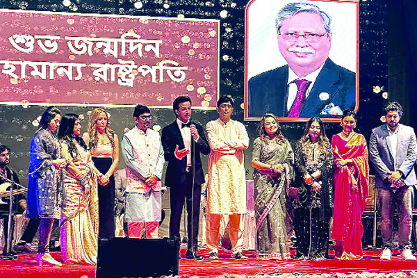 বঙ্গভবনে তারকা মেলা...
