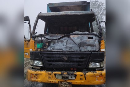গাজীপুরে কাভার্ডভ্যানে আগুন