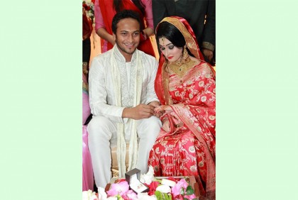বিয়ের ১১ বছর পূর্তিতে সাকিবপত্নীর আবেগঘন পোস্ট