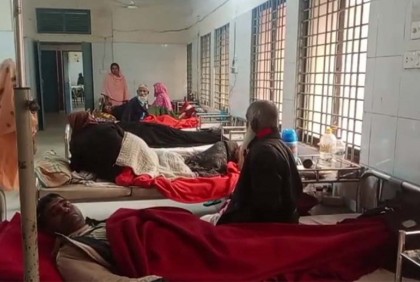 লালমনিরহাটে শীতের তীব্রতায় বাড়ছে ঠাণ্ডাজনিত রোগী