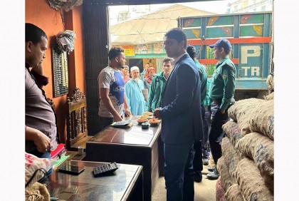 চট্টগ্রামে পিয়াজের বাজার নিয়ন্ত্রণে অভিযান  

