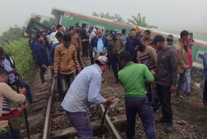 শ্রীপুরে ১৫ ঘণ্টা পর ক্ষতিগ্রস্ত রেলপথ মেরামত সম্পন্ন