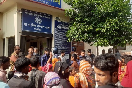 ভুল চিকিৎসায় রোগী মৃত্যুর অভিযোগে হাসপাতাল ভাঙচুর 