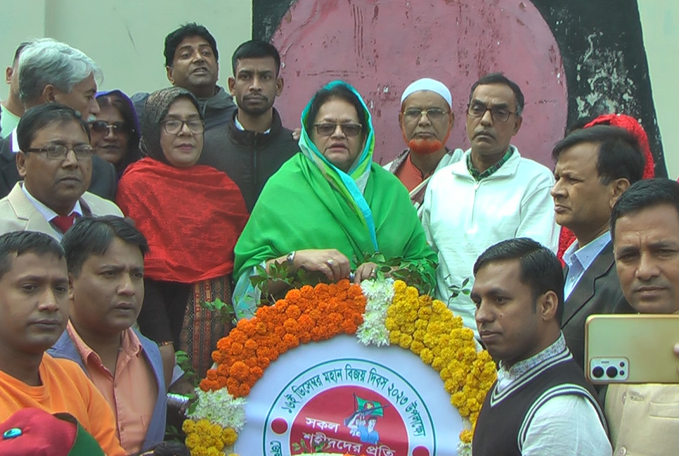 সিরাজগঞ্জে বিজয় দিবসে বিএনপির শ্রদ্ধা