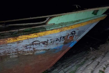 মুন্সিগঞ্জে পদ্মায় ট্রলার ডুবে দুই জনের মৃত্যু