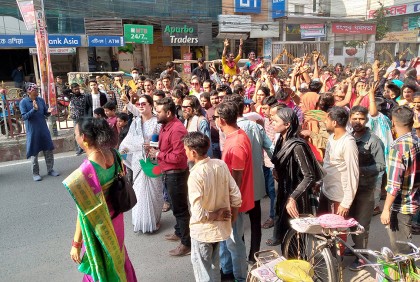 প্রতীক পেয়ে প্রচারণায় রংপুরের প্রার্থীরা