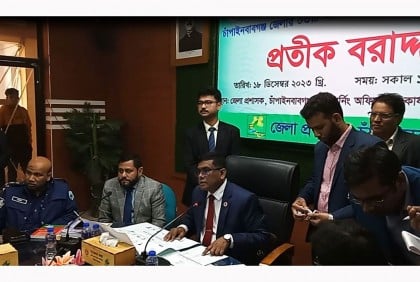 চাঁপাইনবাবগঞ্জে ১৬ প্রার্থীর মাঝে প্রতীক বরাদ্দ

