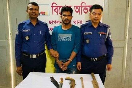 ফেনীতে ডাকাত দলের সদস্য গ্রেফতার


