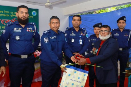 গাজীপুরে অবসরপ্রাপ্ত বীর মুক্তিযোদ্ধা পুলিশ সদস্যদের সংবর্ধনা