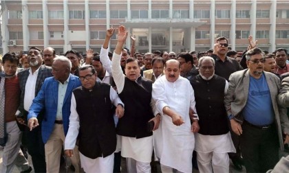 কোটালীপাড়ায় শেখ হাসিনার পক্ষে নৌকার প্রচারণা শুরু

