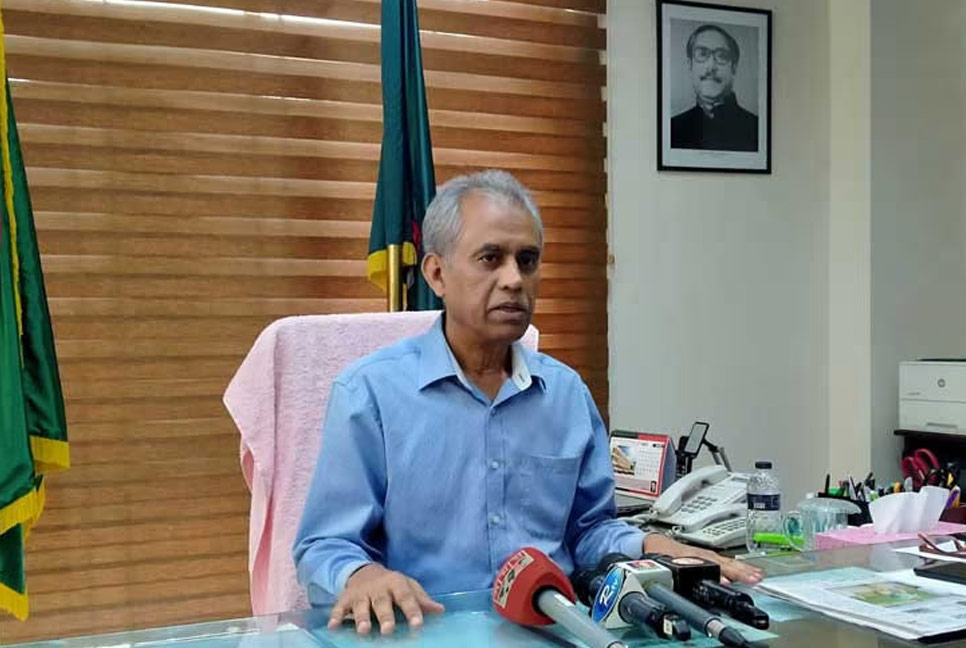 ভোটারদের কেন্দ্রে যেতে মানা করা, সমস্যা দেখছে না ইসি