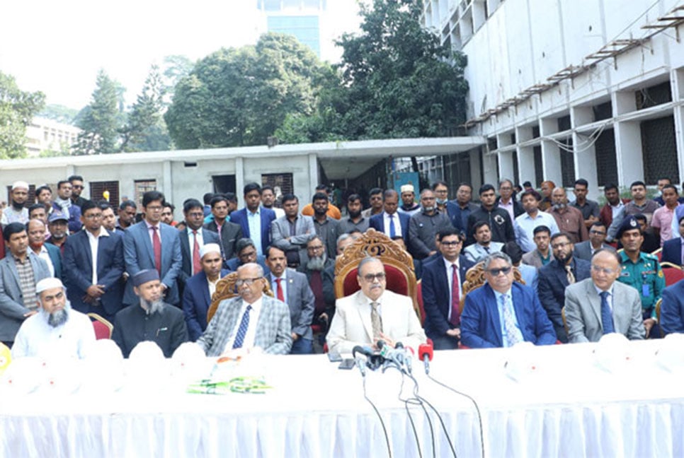 দুষ্কৃতিকারীদের খুঁজে বের করে সরকার শাস্তির আওতায় আনবে : প্রধান বিচারপতি