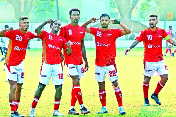 তবু মন ভরছে না কিংসের!