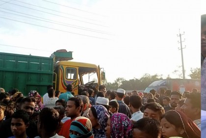 ডোমারে মোটরসাইকেল-ট্রাকের মুখোমুখি সংঘর্ষ, নিহত ২