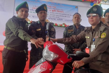 নোয়াখালীতে আনসার ও ভিডিপি সদস্যদের সাথে মতবিনিময় সভা 