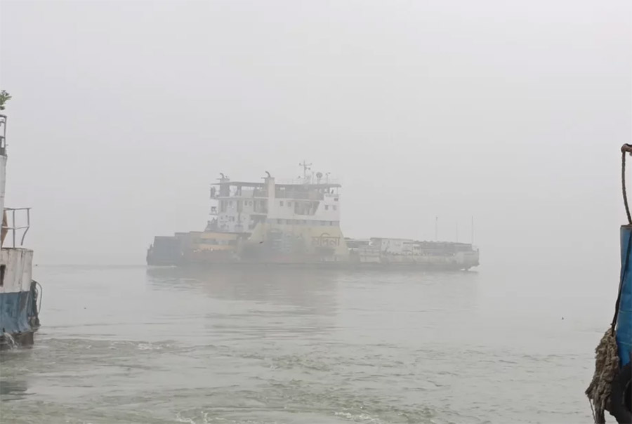 শরীয়তপুর-চাঁদপুর রুটে ফেরি চলাচল বন্ধ