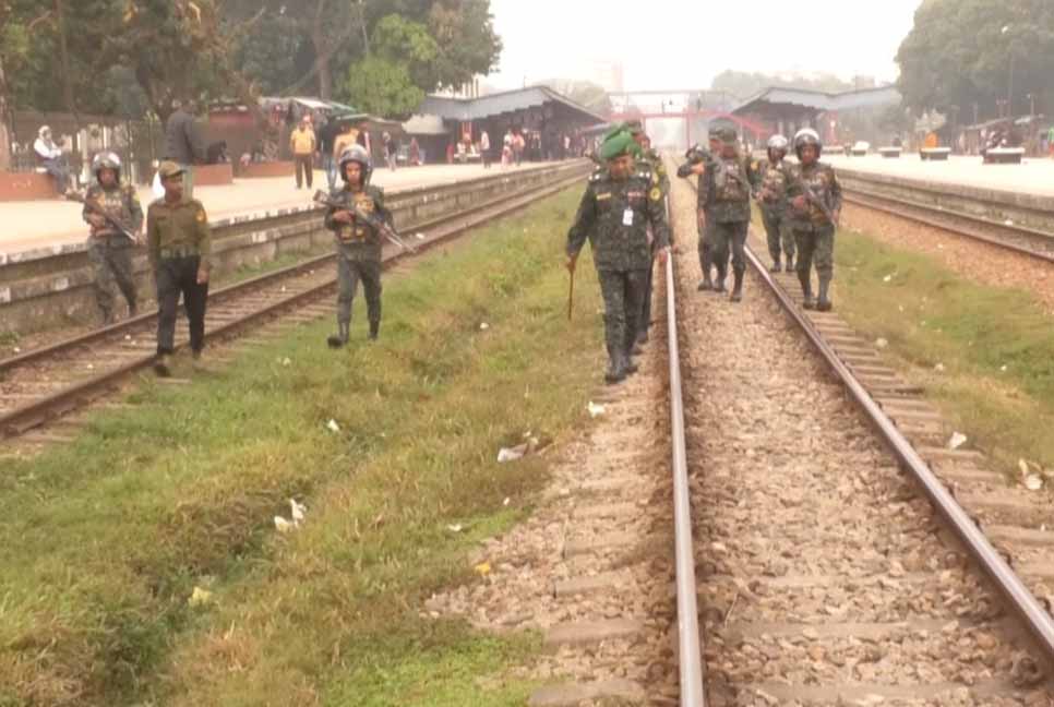নাশকতা রোধে ফেনীর ২৮ কিলোমিটার রেলপথে আনসার নিয়োজিত