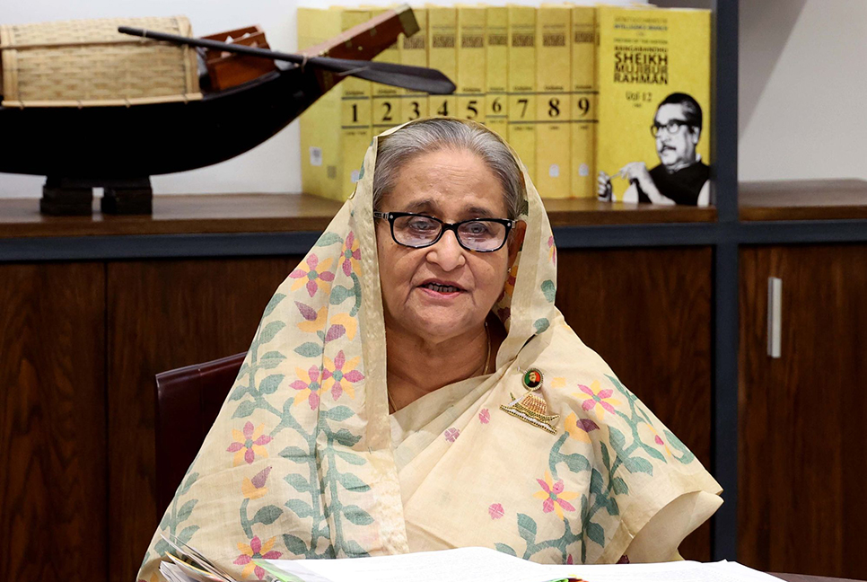ইনু ভাইও নৌকায় চড়েছেন, খেয়াল রাখবেন যেন পড়ে না যায় : শেখ হাসিনা

