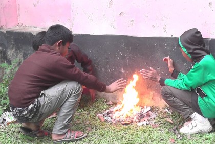 কুড়িগ্রামে হিমেল হাওয়ায় বিপর্যস্ত জনজীবন