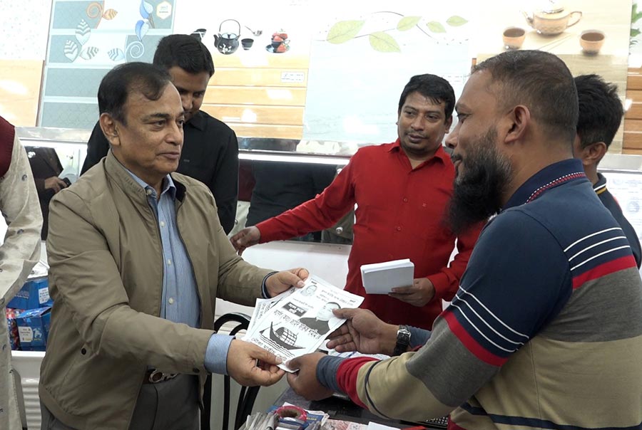বরিশালে নৌকার প্রার্থী জাহিদ ফারুকের গণসংযোগ 